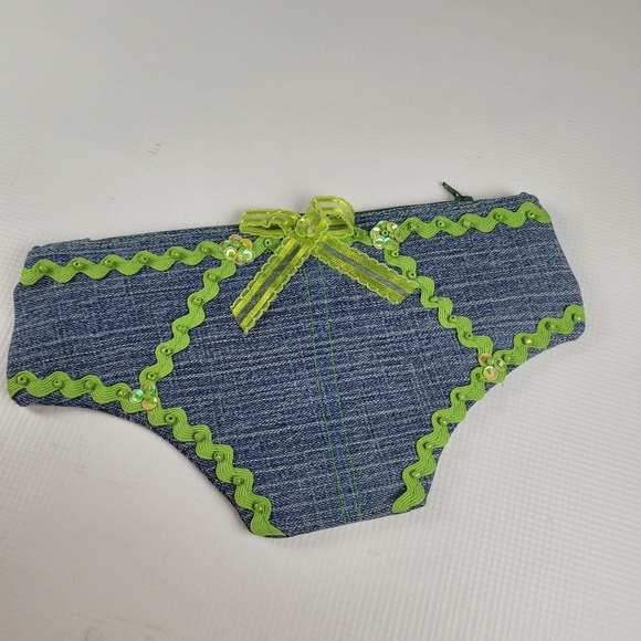 Mimiandme5 Custom Art Crafted Makeup-Cosmetic Bag with Zipper Embellished - Picture 1 of 6